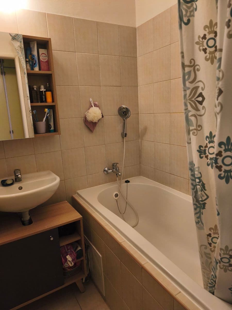 Predaj bytu 3-izbový 77 m², Prosecká, Praha, Praha Predaj bytu 3-izbový 77 m², Prosecká, Praha, Praha