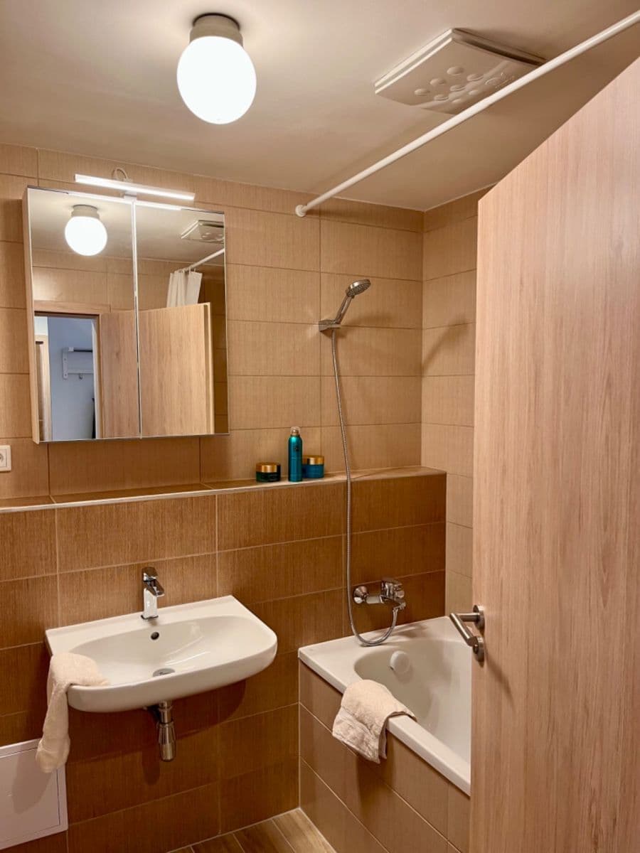 Prenájom bytu 1-izbový 36 m², Lázeňská, Slaný, Středočeský kraj Prenájom bytu 1-izbový 36 m², Lázeňská, Slaný, Středočeský kraj