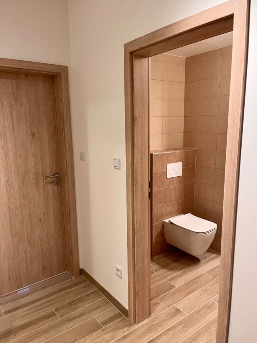 Prenájom bytu 1-izbový 36 m², Lázeňská, Slaný, Středočeský kraj Prenájom bytu 1-izbový 36 m², Lázeňská, Slaný, Středočeský kraj