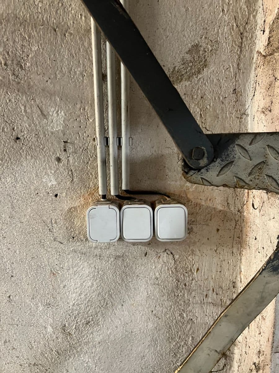 Prenájom garáže 16 m², Kladno, Středočeský kraj Prenájom garáže 16 m², Kladno, Středočeský kraj