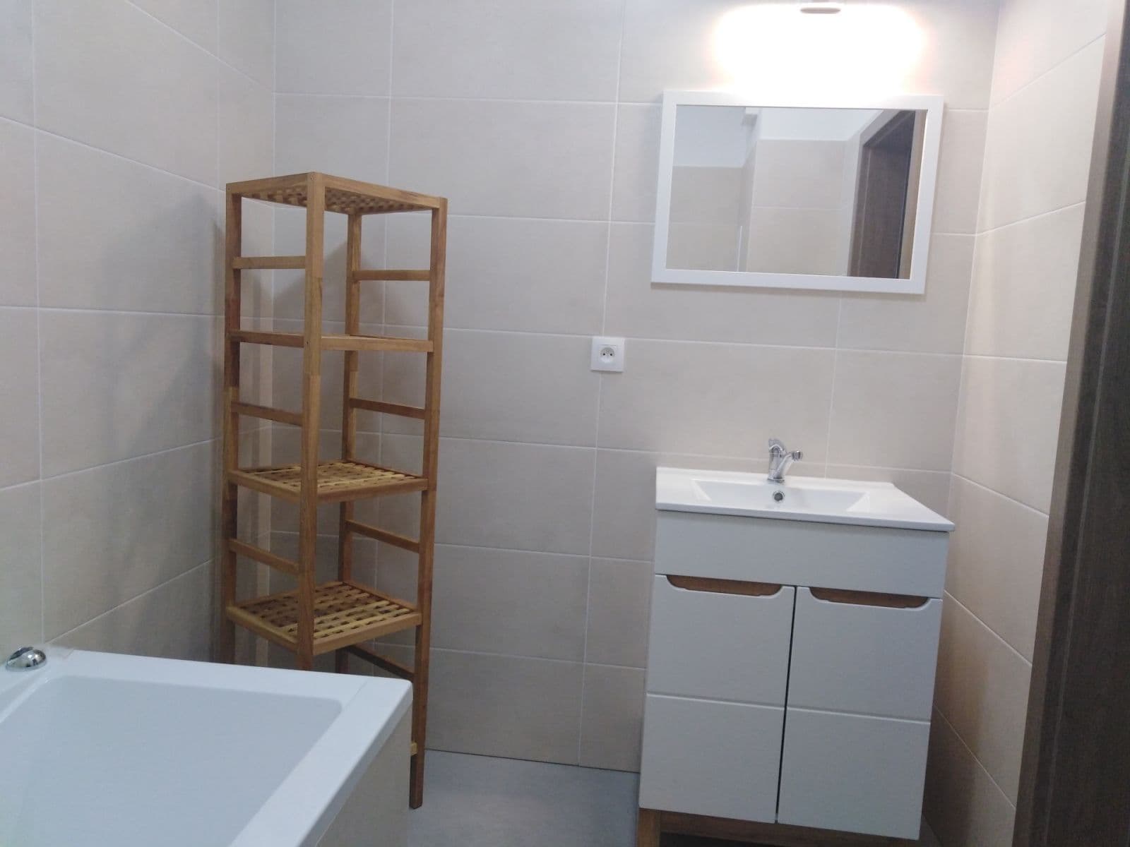 Prenájom bytu 3-izbový 90 m², Orechová, Dunajská Lužná, Bratislavský kraj Prenájom bytu 3-izbový 90 m², Orechová, Dunajská Lužná, Bratislavský kraj