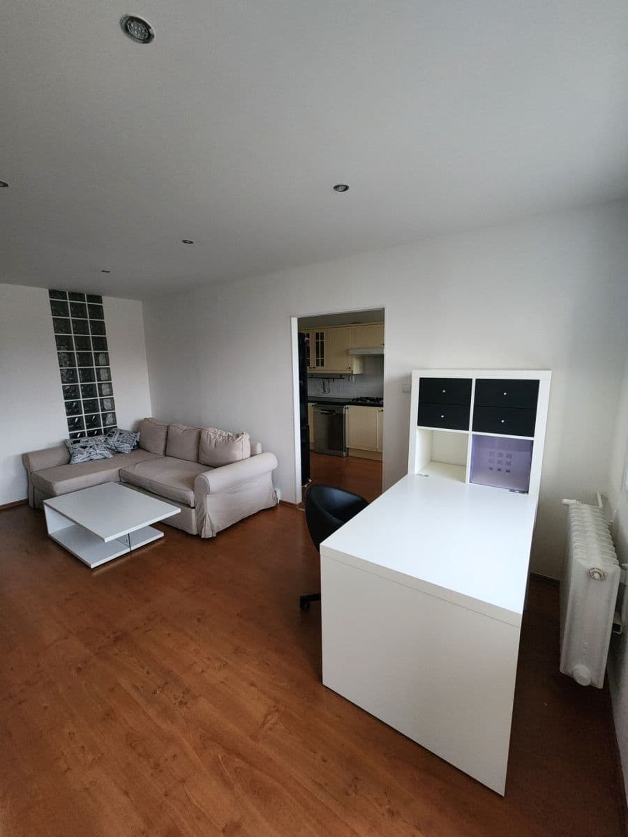 Prenájom bytu 3-izbový 68 m², K Lipám, Praha, Praha Prenájom bytu 3-izbový 68 m², K Lipám, Praha, Praha