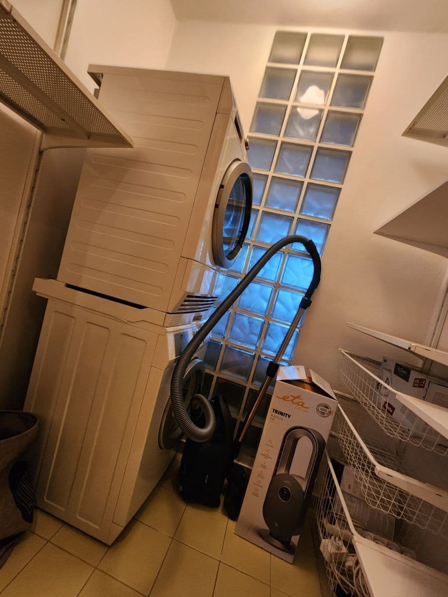 Prenájom bytu 3-izbový 68 m², K Lipám, Praha, Praha Prenájom bytu 3-izbový 68 m², K Lipám, Praha, Praha