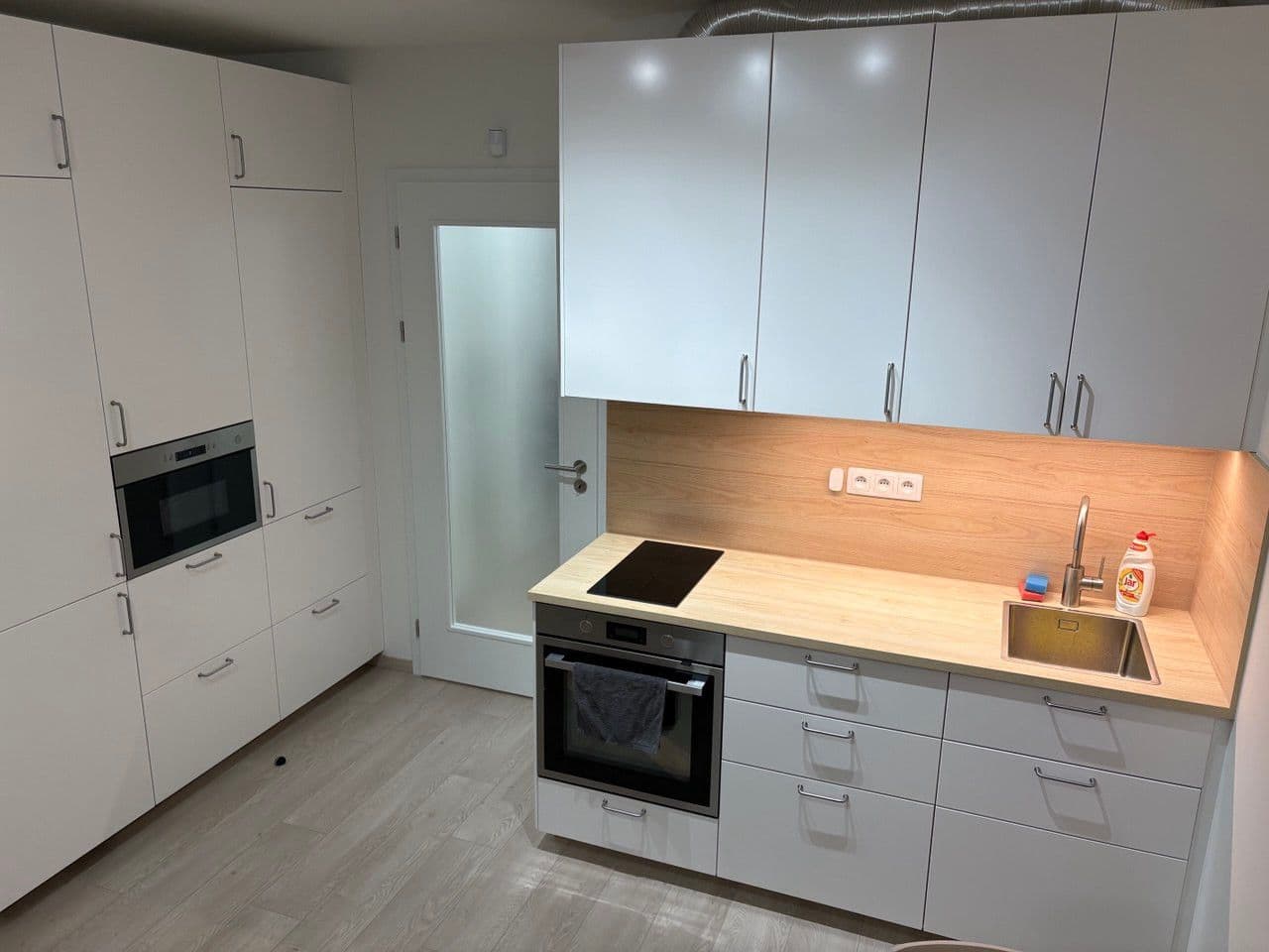 Prenájom bytu 1-izbový 33 m², Výstavní, Praha, Praha Prenájom bytu 1-izbový 33 m², Výstavní, Praha, Praha