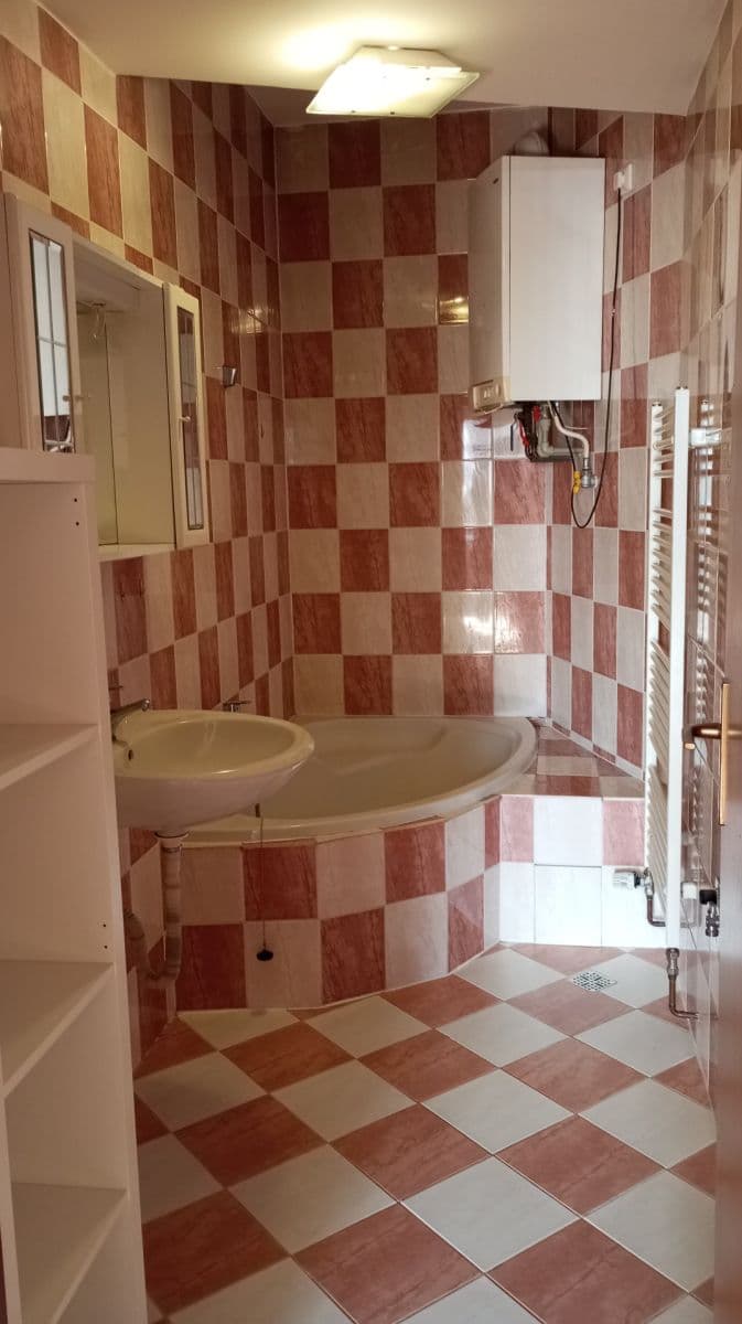 Prenájom bytu 3-izbový 72 m², Ve Střešovičkách, Praha, Praha Prenájom bytu 3-izbový 72 m², Ve Střešovičkách, Praha, Praha