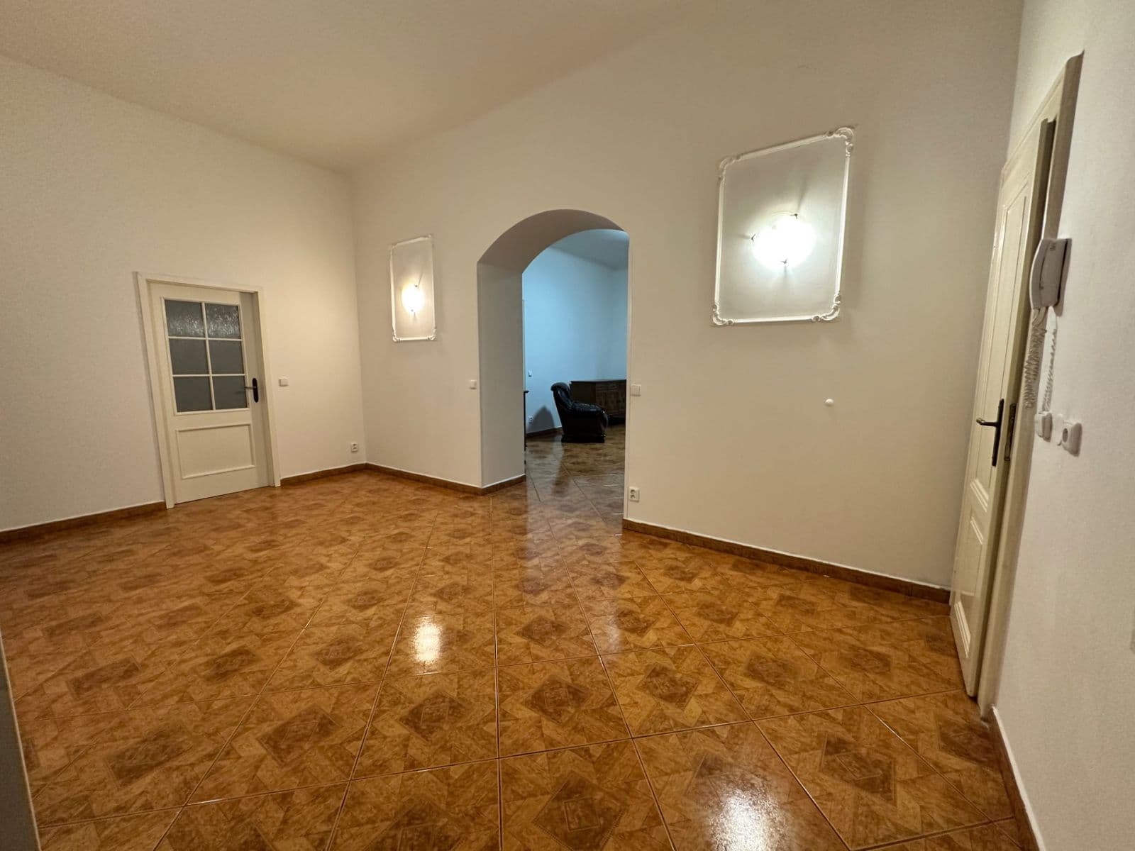 Prenájom bytu 4-izbový 144 m², Československé armády, Praha, Praha Prenájom bytu 4-izbový 144 m², Československé armády, Praha, Praha