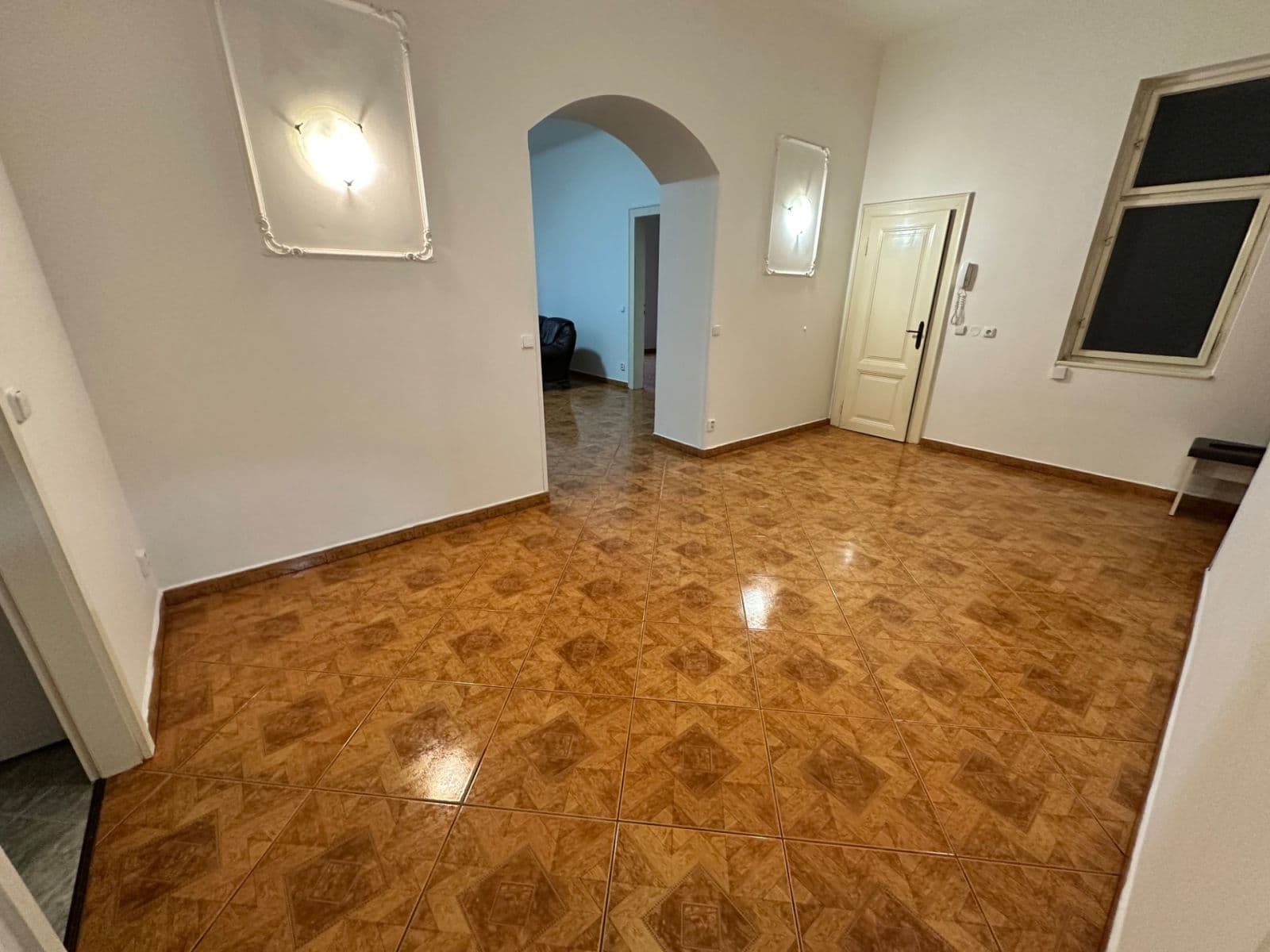 Prenájom bytu 4-izbový 144 m², Československé armády, Praha, Praha Prenájom bytu 4-izbový 144 m², Československé armády, Praha, Praha