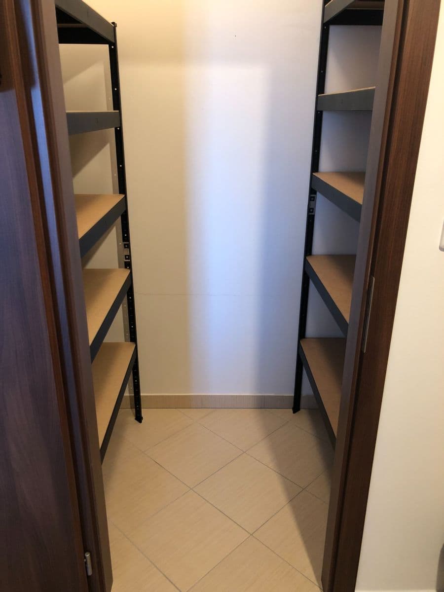 Prenájom bytu 2-izbový 57 m², Kryšpínova, Praha, Praha Prenájom bytu 2-izbový 57 m², Kryšpínova, Praha, Praha