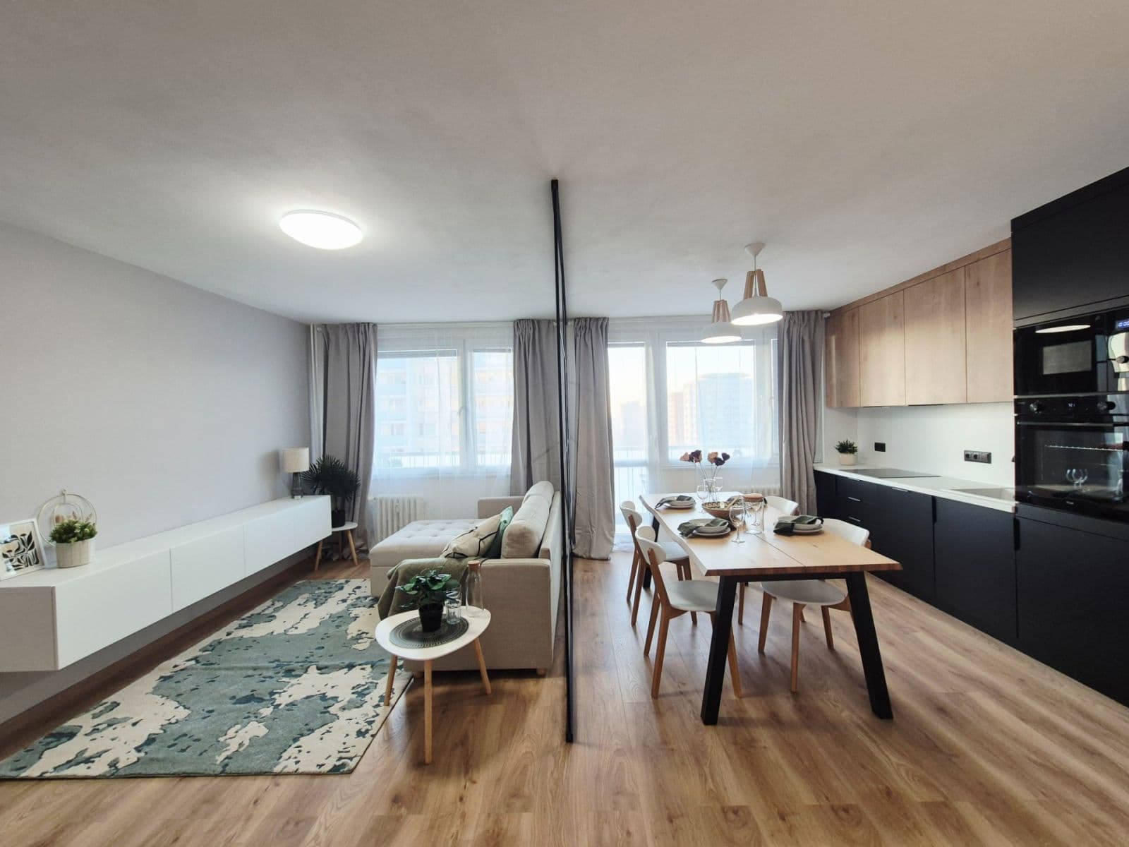 Predaj bytu 3-izbový 80 m², nábřeží Závodu míru, Pardubice, Pardubický kraj Predaj bytu 3-izbový 80 m², nábřeží Závodu míru, Pardubice, Pardubický kraj