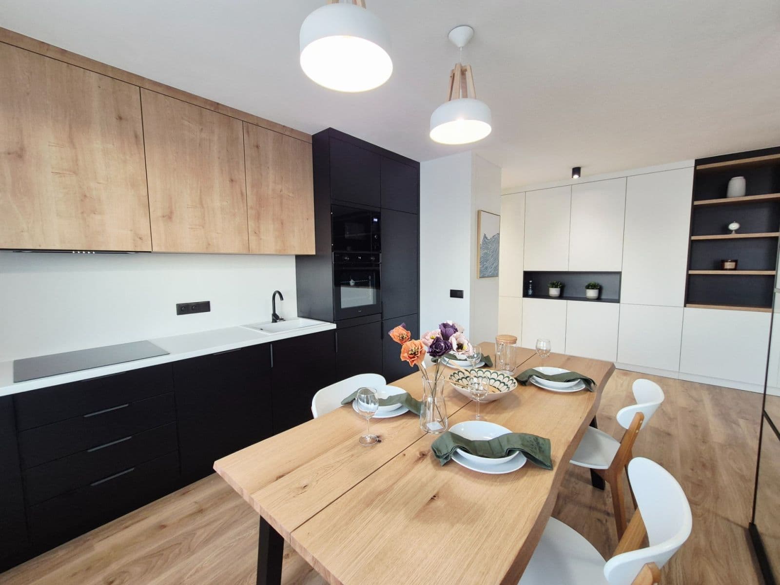 Predaj bytu 3-izbový 80 m², nábřeží Závodu míru, Pardubice, Pardubický kraj Predaj bytu 3-izbový 80 m², nábřeží Závodu míru, Pardubice, Pardubický kraj