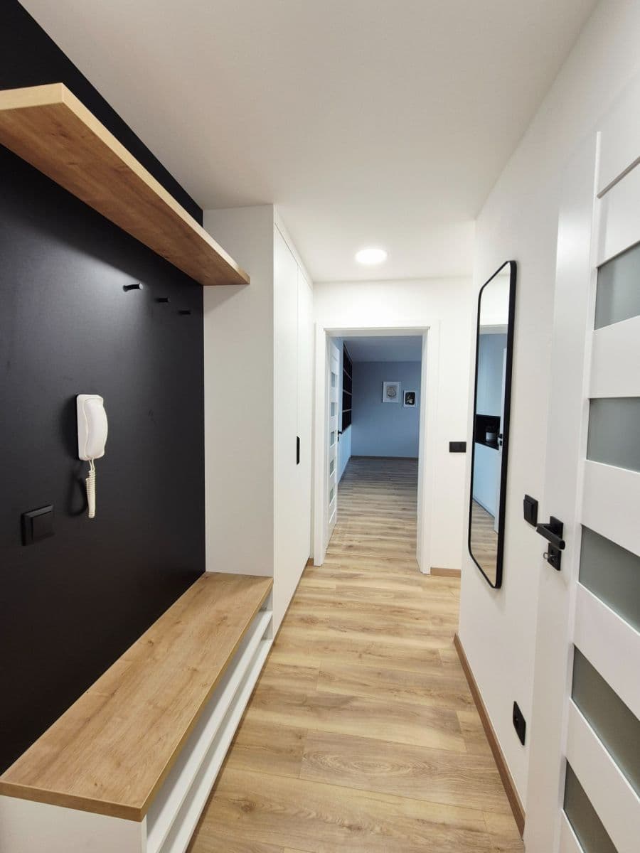 Predaj bytu 3-izbový 80 m², nábřeží Závodu míru, Pardubice, Pardubický kraj Predaj bytu 3-izbový 80 m², nábřeží Závodu míru, Pardubice, Pardubický kraj