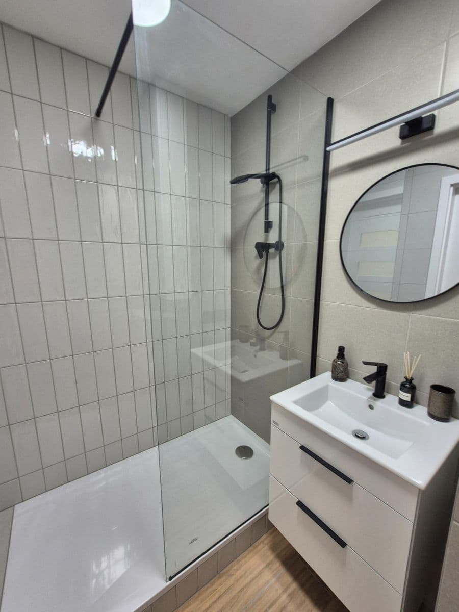 Predaj bytu 3-izbový 80 m², nábřeží Závodu míru, Pardubice, Pardubický kraj Predaj bytu 3-izbový 80 m², nábřeží Závodu míru, Pardubice, Pardubický kraj