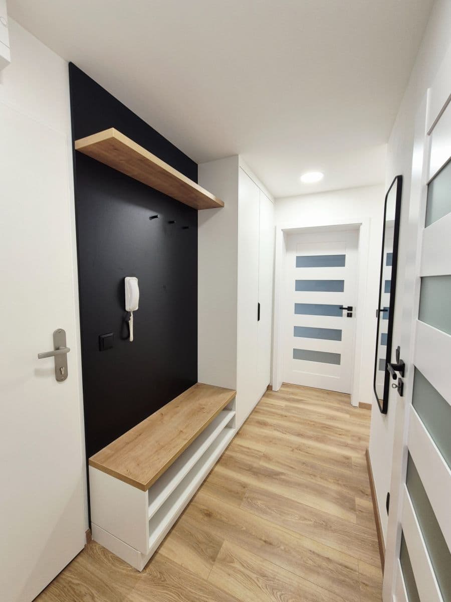 Predaj bytu 3-izbový 80 m², nábřeží Závodu míru, Pardubice, Pardubický kraj Predaj bytu 3-izbový 80 m², nábřeží Závodu míru, Pardubice, Pardubický kraj