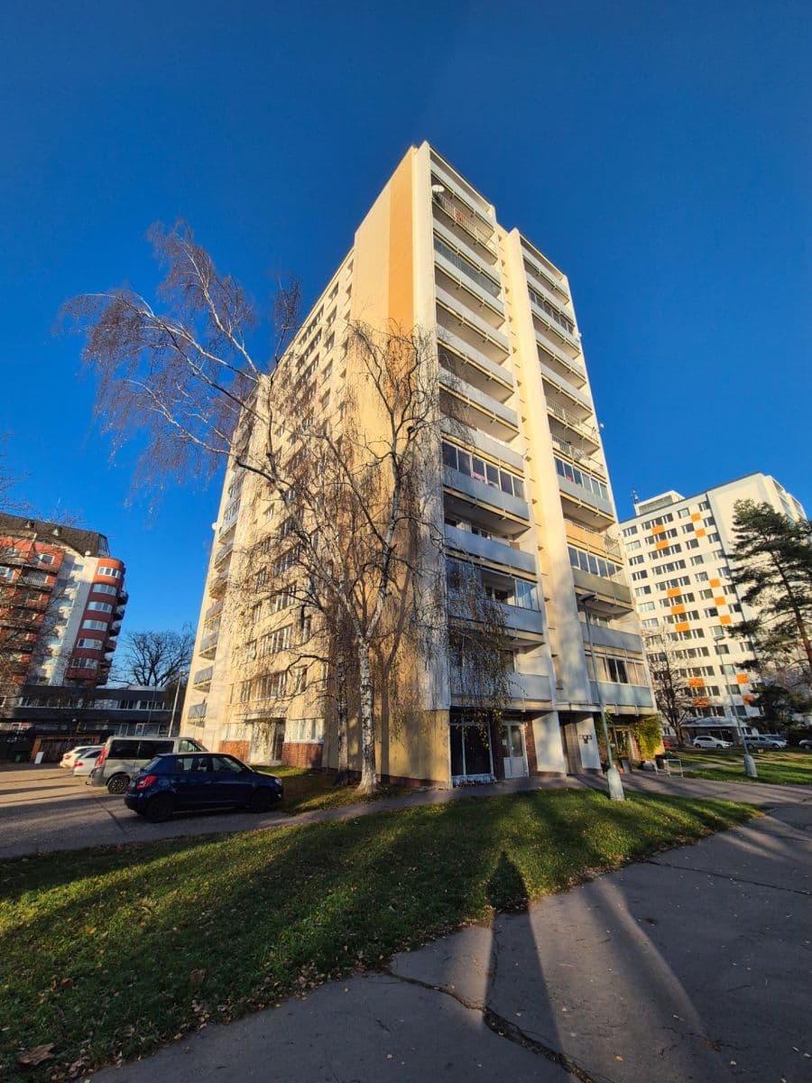 Predaj bytu 3-izbový 80 m², nábřeží Závodu míru, Pardubice, Pardubický kraj Predaj bytu 3-izbový 80 m², nábřeží Závodu míru, Pardubice, Pardubický kraj