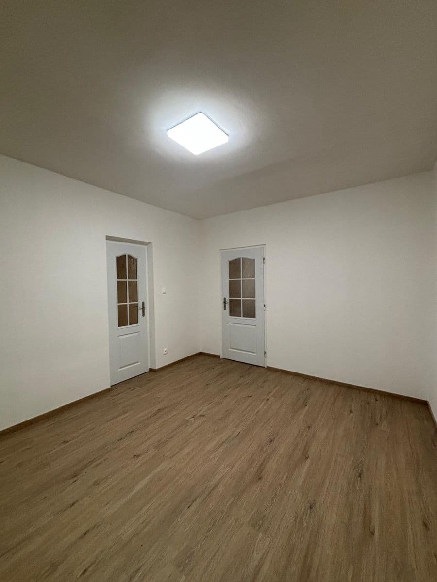 Prenájom bytu 2-izbový 55 m², U Krbu, Praha, Praha Prenájom bytu 2-izbový 55 m², U Krbu, Praha, Praha