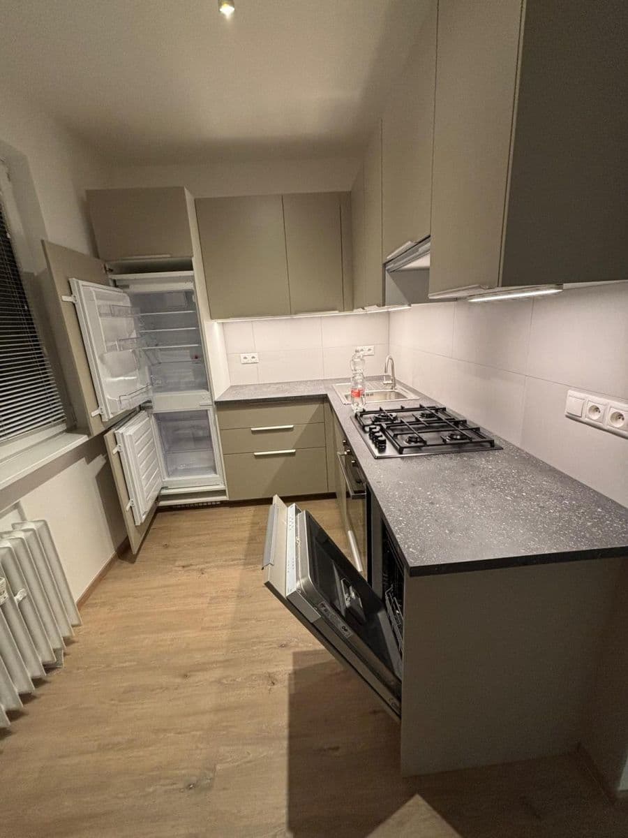 Prenájom bytu 2-izbový 55 m², U Krbu, Praha, Praha Prenájom bytu 2-izbový 55 m², U Krbu, Praha, Praha