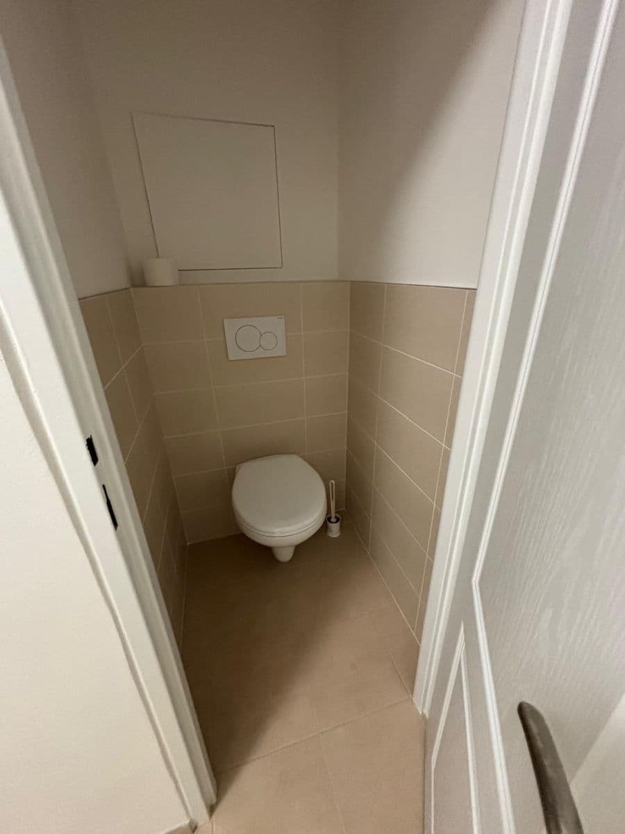 Prenájom bytu 2-izbový 55 m², U Krbu, Praha, Praha Prenájom bytu 2-izbový 55 m², U Krbu, Praha, Praha