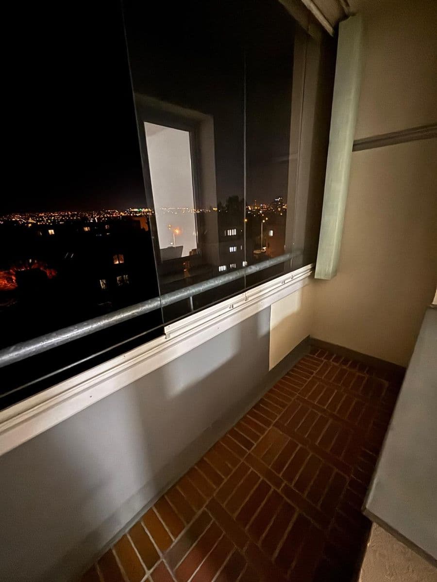 Prenájom bytu 2-izbový 55 m², U Krbu, Praha, Praha Prenájom bytu 2-izbový 55 m², U Krbu, Praha, Praha