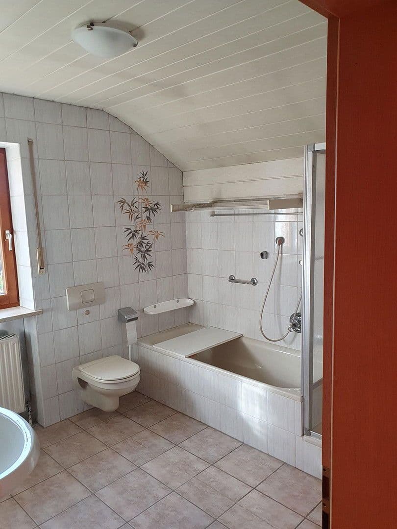 Predaj domu 130 m², pozemek 320 m², St. Georgen Traunreut, Bavorsko Predaj domu 130 m², pozemek 320 m², St. Georgen Traunreut, Bavorsko