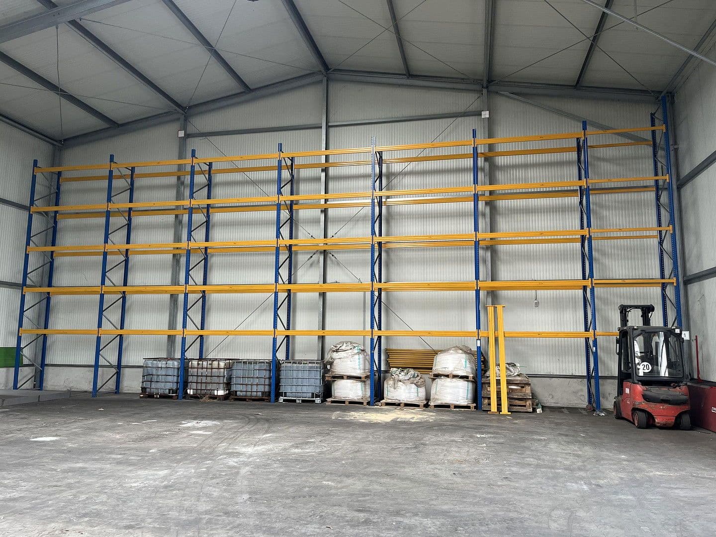 Prenájom nebytového priestoru 10.000 m², Bahnhofstraße 10, Walschleben, Durínsko Prenájom nebytového priestoru 10.000 m², Bahnhofstraße 10, Walschleben, Durínsko