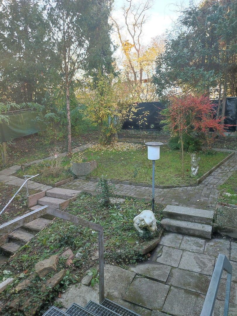 Prenájom bytu 2-izbový 80 m², Reutlingen, Bádensko-Wurttembersko Prenájom bytu 2-izbový 80 m², Reutlingen, Bádensko-Wurttembersko