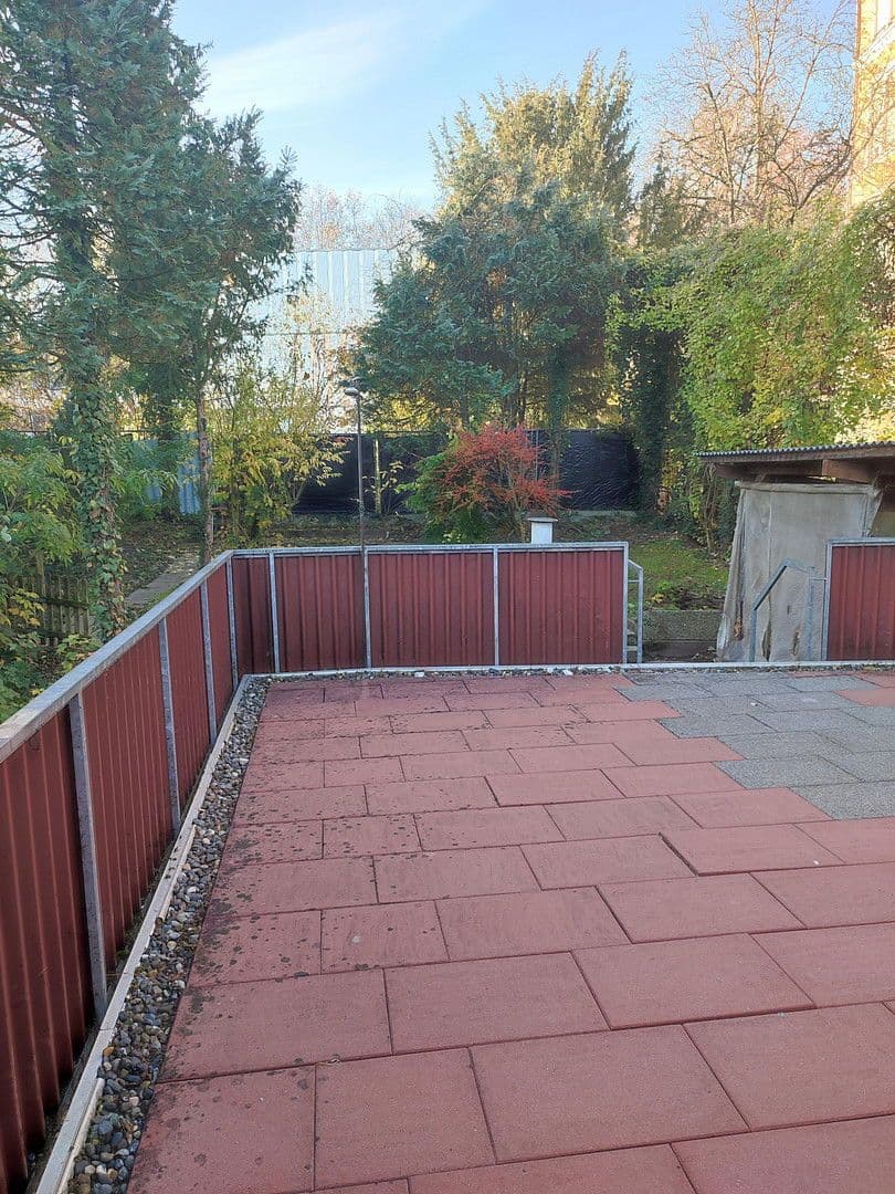 Prenájom bytu 2-izbový 80 m², Reutlingen, Bádensko-Wurttembersko Prenájom bytu 2-izbový 80 m², Reutlingen, Bádensko-Wurttembersko