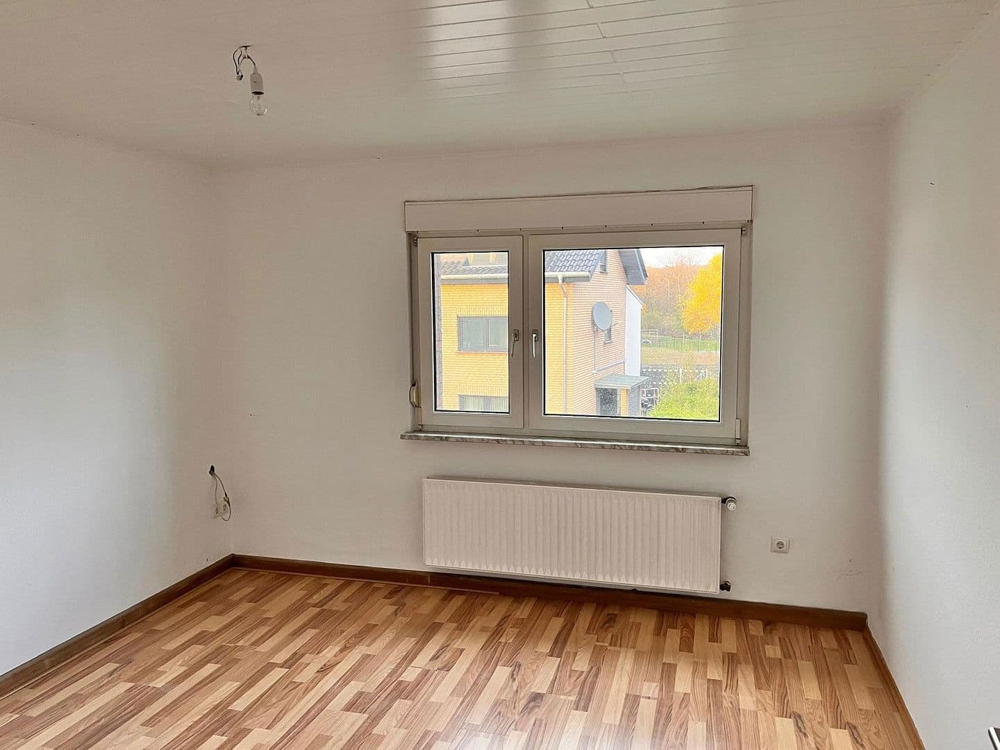 Predaj domu 120 m², pozemek 1.136 m², Stoßdorfer Straße 36, Hennef (Sieg), Severné Porýnie - Westfálsko Predaj domu 120 m², pozemek 1.136 m², Stoßdorfer Straße 36, Hennef (Sieg), Severné Porýnie - Westfálsko
