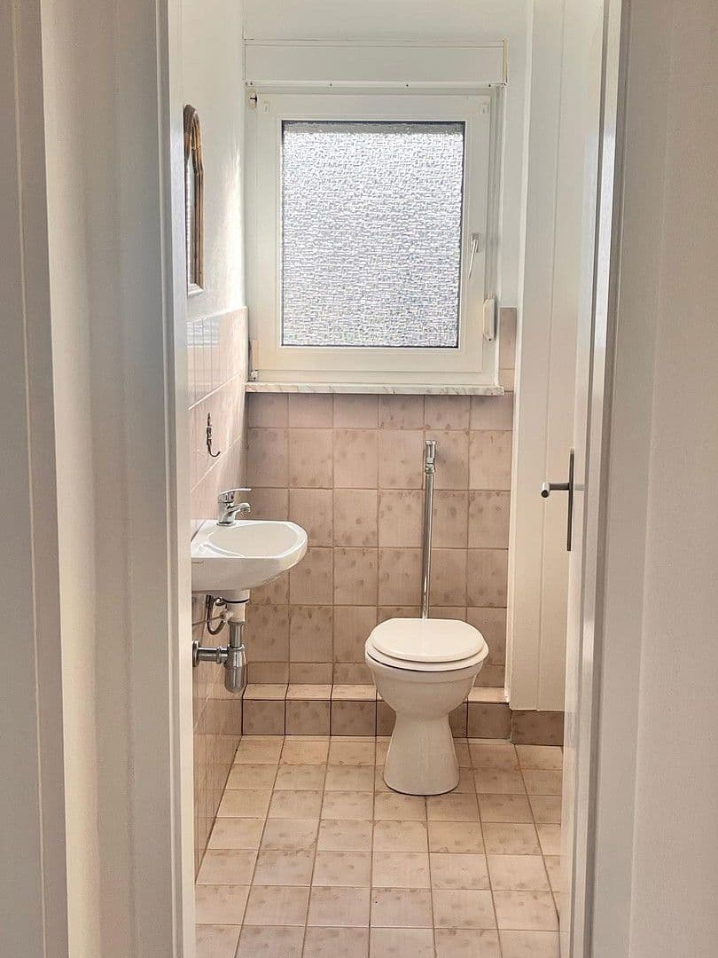 Predaj domu 120 m², pozemek 1.136 m², Stoßdorfer Straße 36, Hennef (Sieg), Severné Porýnie - Westfálsko Predaj domu 120 m², pozemek 1.136 m², Stoßdorfer Straße 36, Hennef (Sieg), Severné Porýnie - Westfálsko