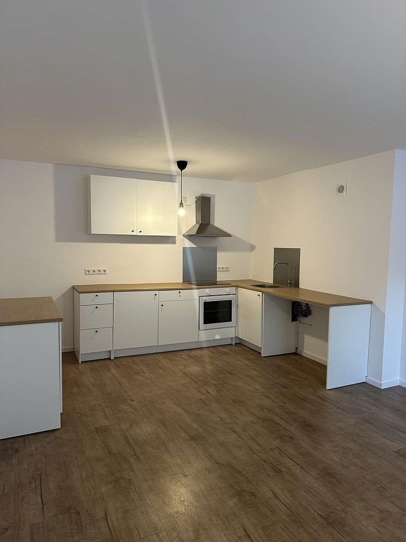 Prenájom bytu 2-izbový 60 m², Rösrather Str.700A, Köln, Severné Porýnie - Westfálsko Prenájom bytu 2-izbový 60 m², Rösrather Str.700A, Köln, Severné Porýnie - Westfálsko