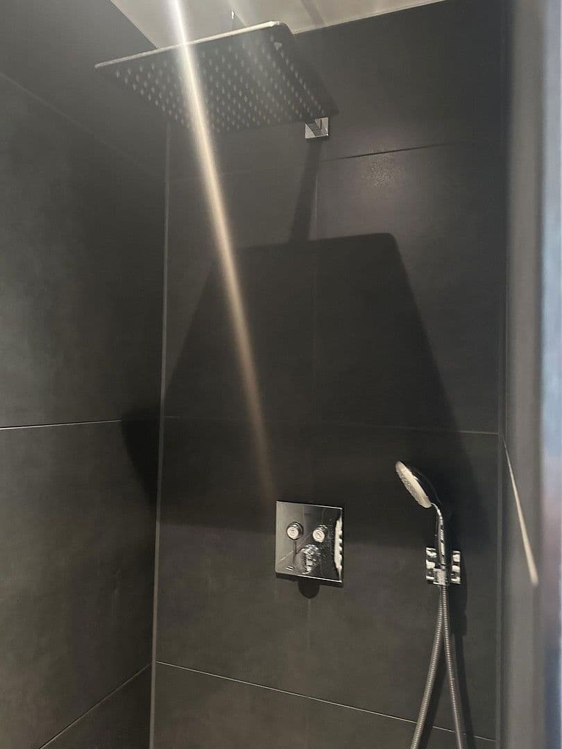 Prenájom bytu 2-izbový 60 m², Rösrather Str.700A, Köln, Severné Porýnie - Westfálsko Prenájom bytu 2-izbový 60 m², Rösrather Str.700A, Köln, Severné Porýnie - Westfálsko