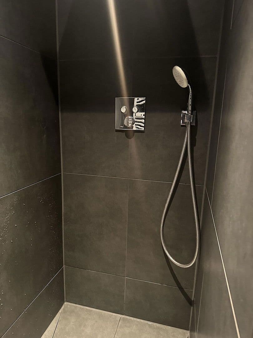 Prenájom bytu 2-izbový 60 m², Rösrather Str.700A, Köln, Severné Porýnie - Westfálsko Prenájom bytu 2-izbový 60 m², Rösrather Str.700A, Köln, Severné Porýnie - Westfálsko