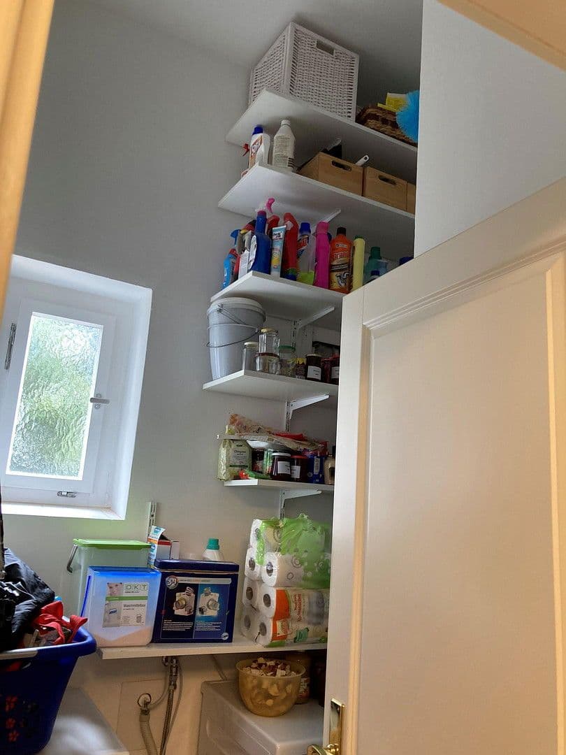 Prenájom bytu 4-izbový 109 m², Ringstraße 9, Wiesbaden, Hesensko Prenájom bytu 4-izbový 109 m², Ringstraße 9, Wiesbaden, Hesensko