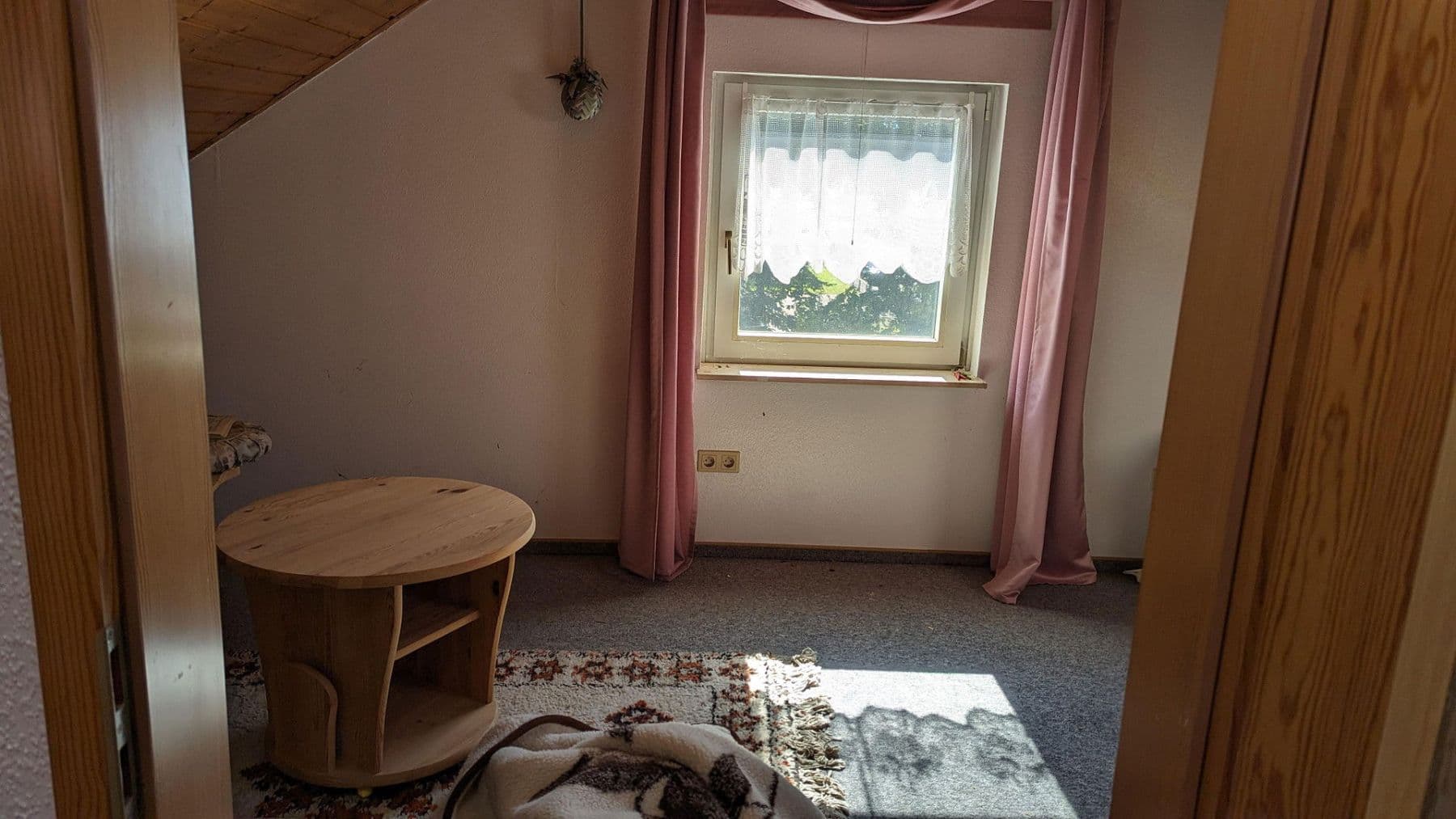 Predaj domu 178 m², pozemek 642 m², Bahnhofsstraße 22, Ronnenberg, Dolné Sasko Predaj domu 178 m², pozemek 642 m², Bahnhofsstraße 22, Ronnenberg, Dolné Sasko