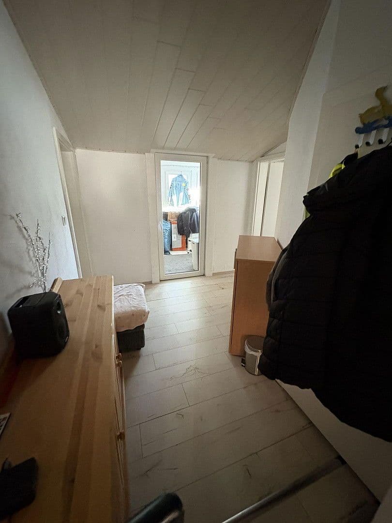 Prenájom bytu 3-izbový 113 m², Bahnhofstr. 13, Gedern, Hesensko Prenájom bytu 3-izbový 113 m², Bahnhofstr. 13, Gedern, Hesensko