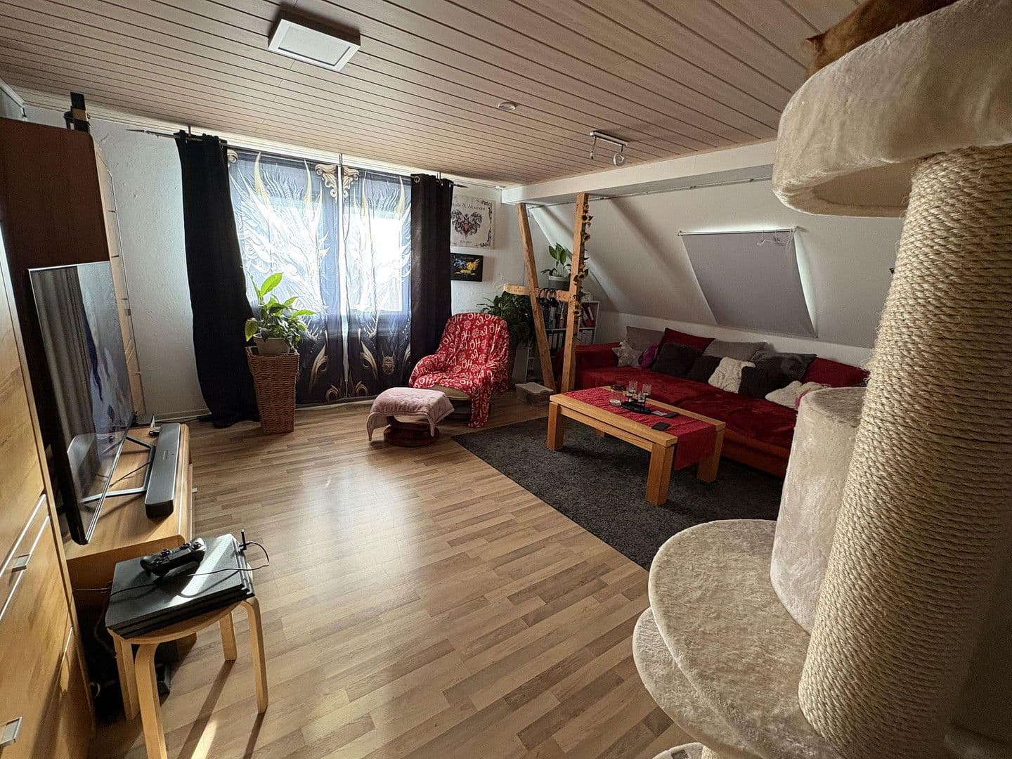 Prenájom bytu 3-izbový 113 m², Bahnhofstr. 13, Gedern, Hesensko Prenájom bytu 3-izbový 113 m², Bahnhofstr. 13, Gedern, Hesensko