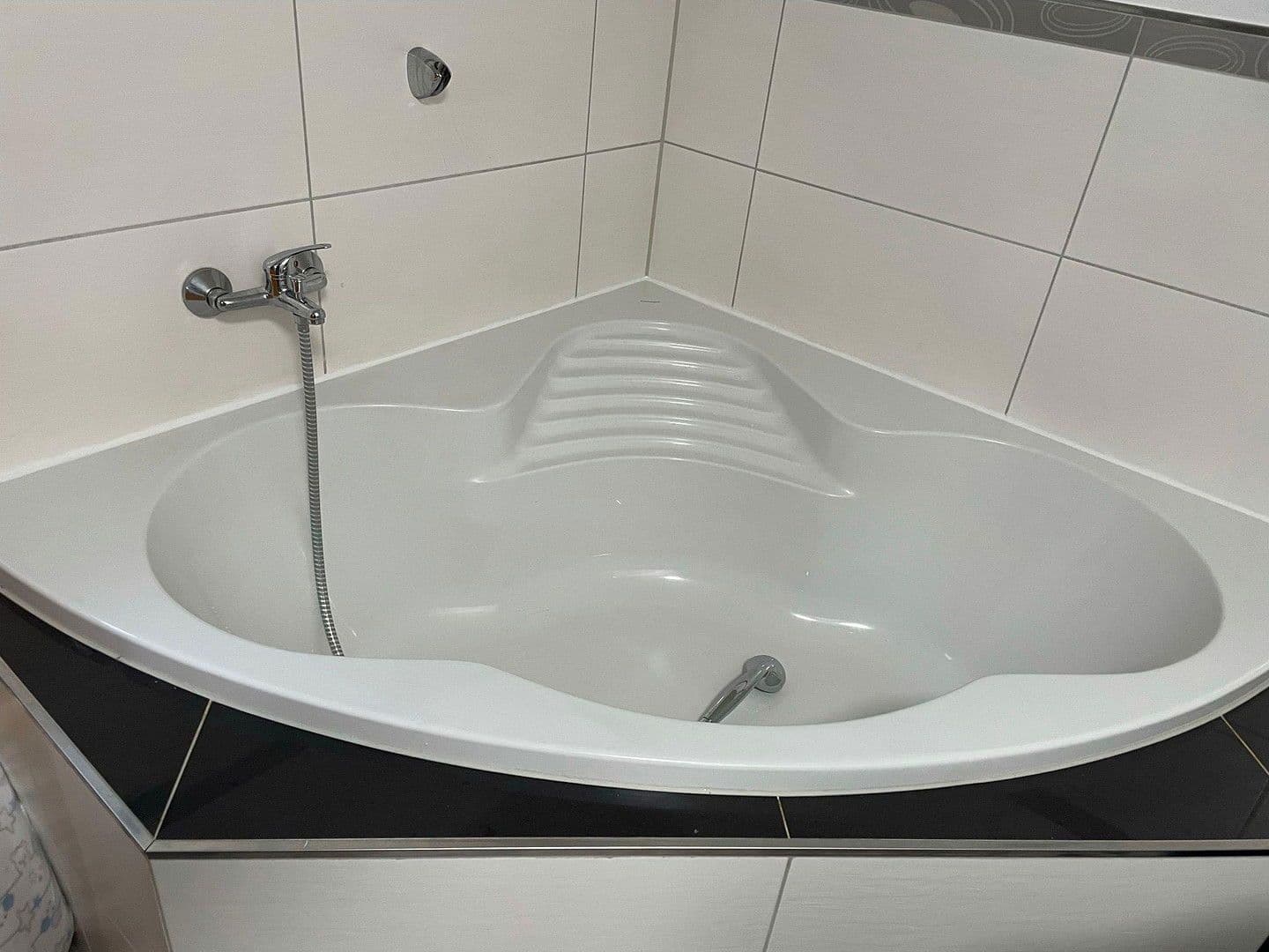 Prenájom bytu 3-izbový 113 m², Bahnhofstr. 13, Gedern, Hesensko Prenájom bytu 3-izbový 113 m², Bahnhofstr. 13, Gedern, Hesensko