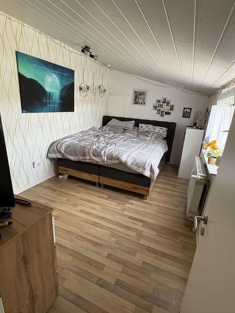 Prenájom bytu 3-izbový 113 m², Bahnhofstr. 13, Gedern, Hesensko Prenájom bytu 3-izbový 113 m², Bahnhofstr. 13, Gedern, Hesensko