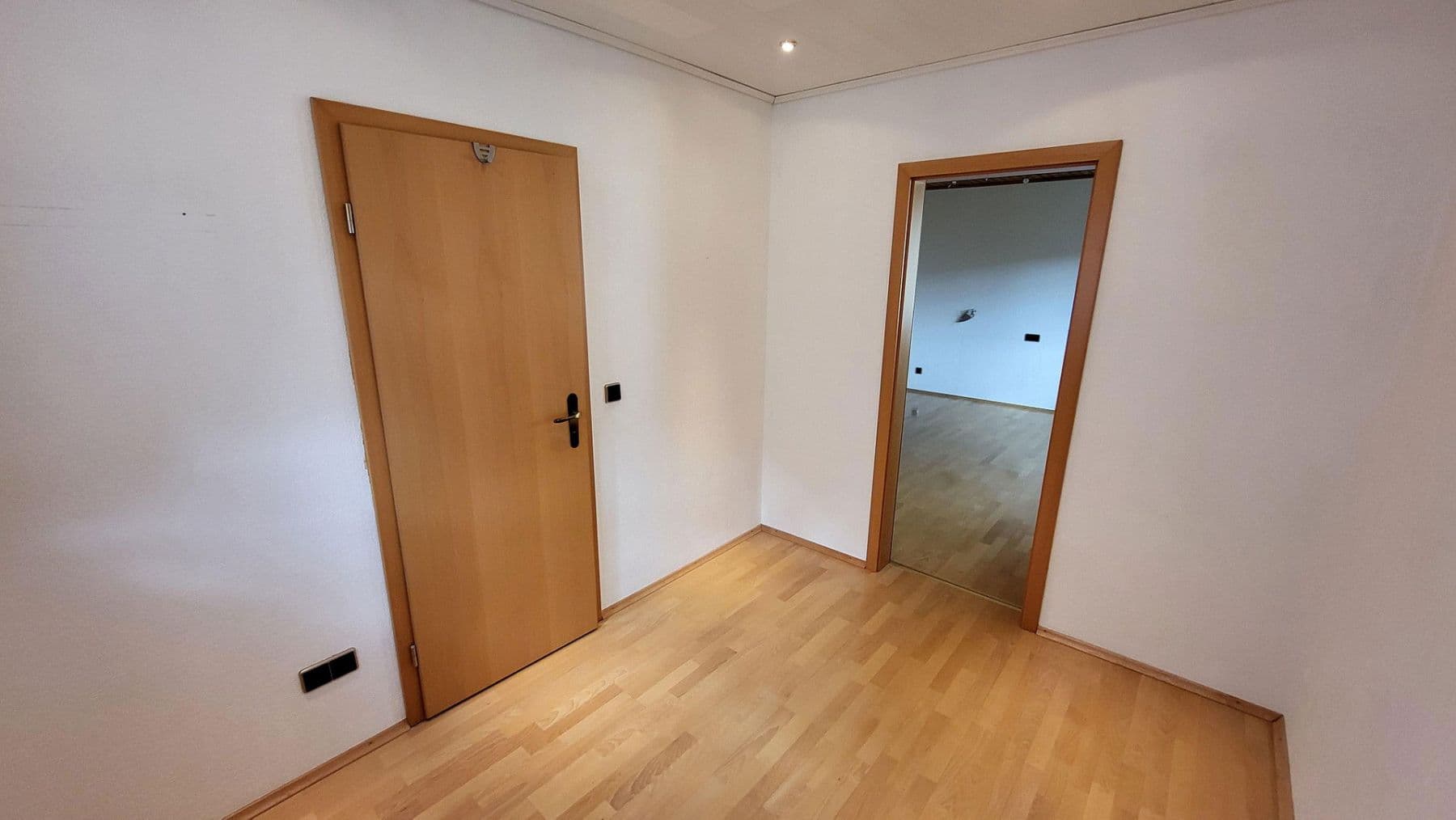 Predaj domu 195 m², pozemek 356 m², Am Waldfrieden 38, Oftersheim, Bádensko-Wurttembersko Predaj domu 195 m², pozemek 356 m², Am Waldfrieden 38, Oftersheim, Bádensko-Wurttembersko