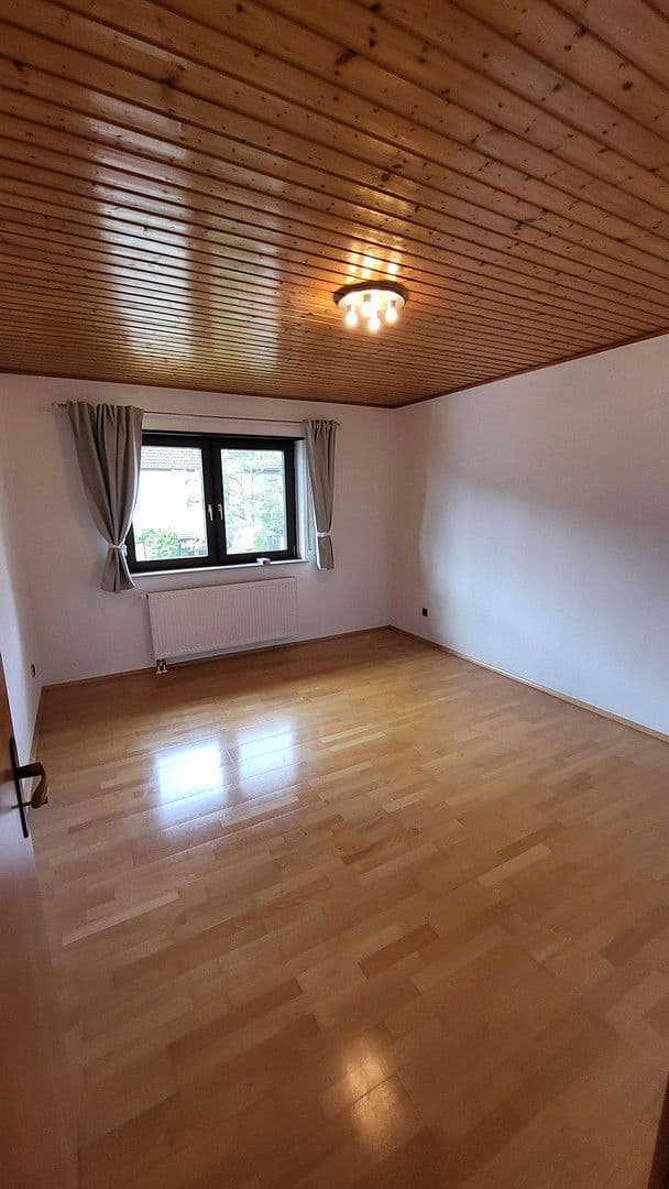 Predaj domu 195 m², pozemek 356 m², Am Waldfrieden 38, Oftersheim, Bádensko-Wurttembersko Predaj domu 195 m², pozemek 356 m², Am Waldfrieden 38, Oftersheim, Bádensko-Wurttembersko
