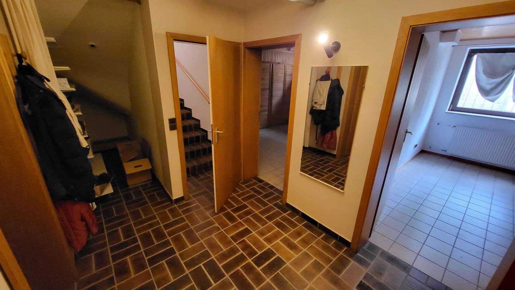 Predaj domu 195 m², pozemek 356 m², Am Waldfrieden 38, Oftersheim, Bádensko-Wurttembersko Predaj domu 195 m², pozemek 356 m², Am Waldfrieden 38, Oftersheim, Bádensko-Wurttembersko