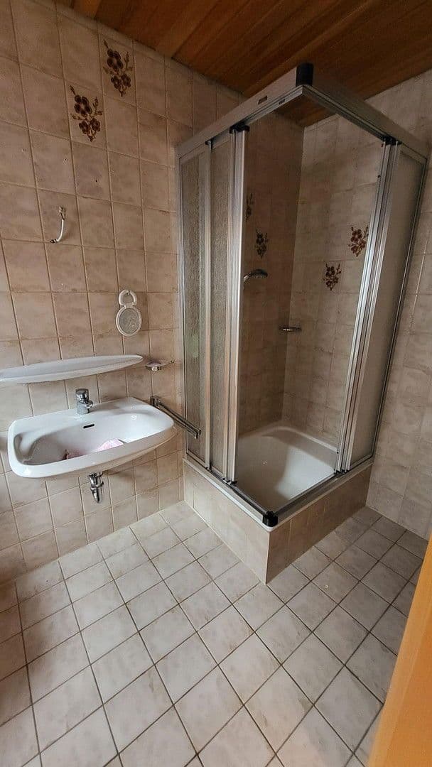 Predaj domu 195 m², pozemek 356 m², Am Waldfrieden 38, Oftersheim, Bádensko-Wurttembersko Predaj domu 195 m², pozemek 356 m², Am Waldfrieden 38, Oftersheim, Bádensko-Wurttembersko