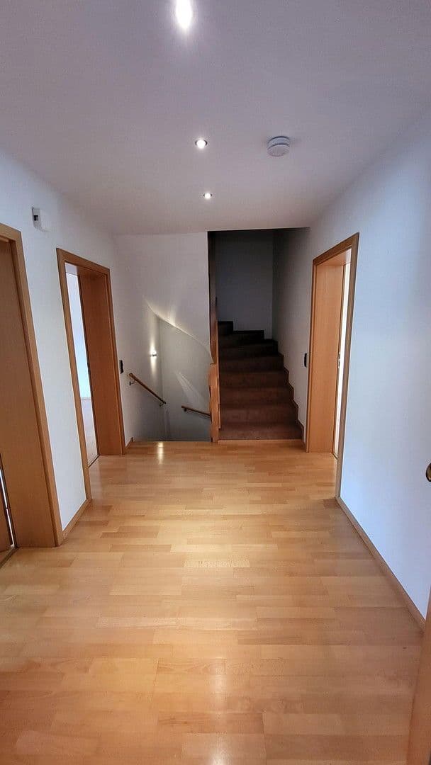 Predaj domu 195 m², pozemek 356 m², Am Waldfrieden 38, Oftersheim, Bádensko-Wurttembersko Predaj domu 195 m², pozemek 356 m², Am Waldfrieden 38, Oftersheim, Bádensko-Wurttembersko