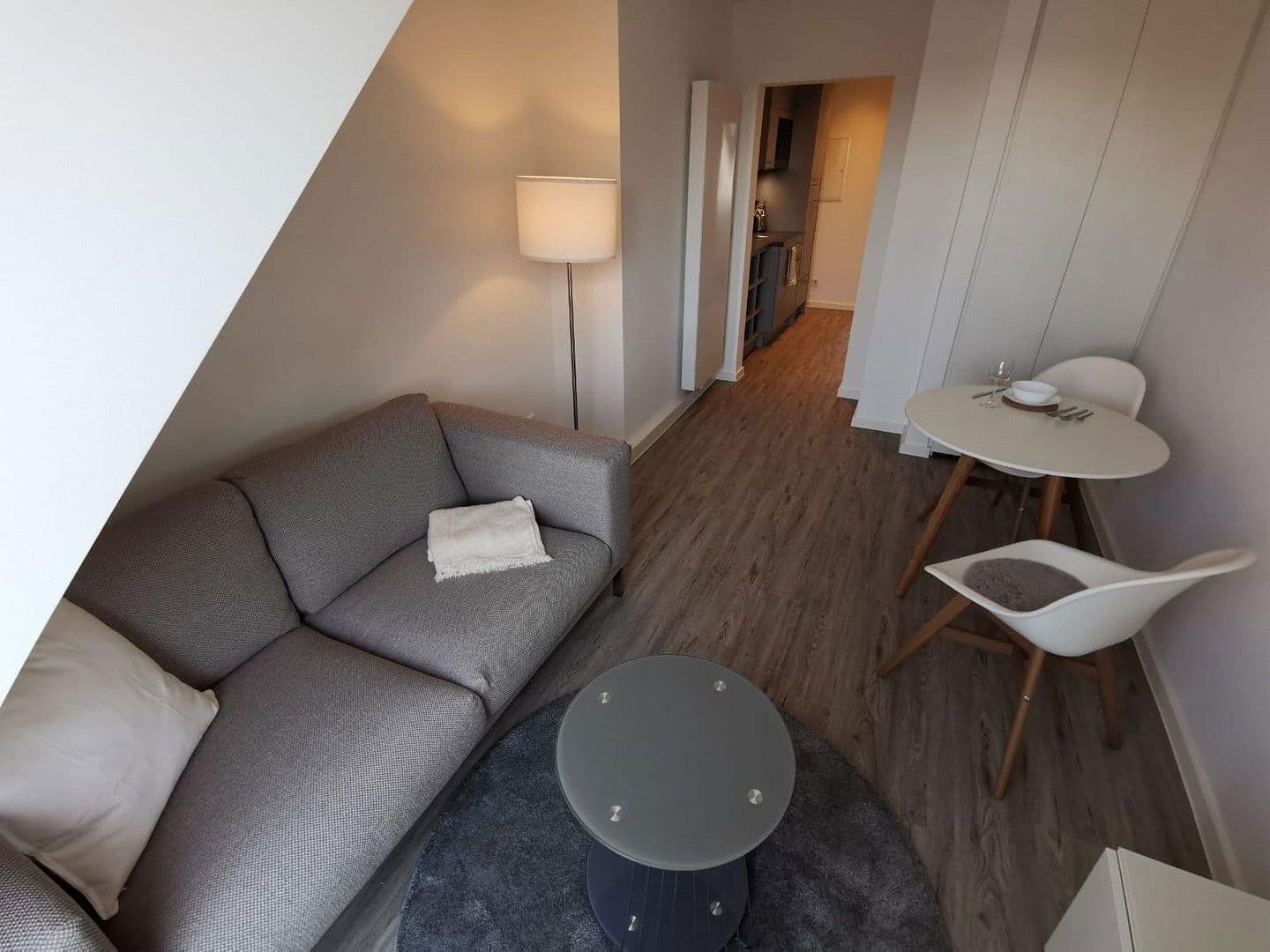Prenájom bytu 2-izbový 26 m², Jahnstraße 96, Düsseldorf, Severné Porýnie - Westfálsko Prenájom bytu 2-izbový 26 m², Jahnstraße 96, Düsseldorf, Severné Porýnie - Westfálsko