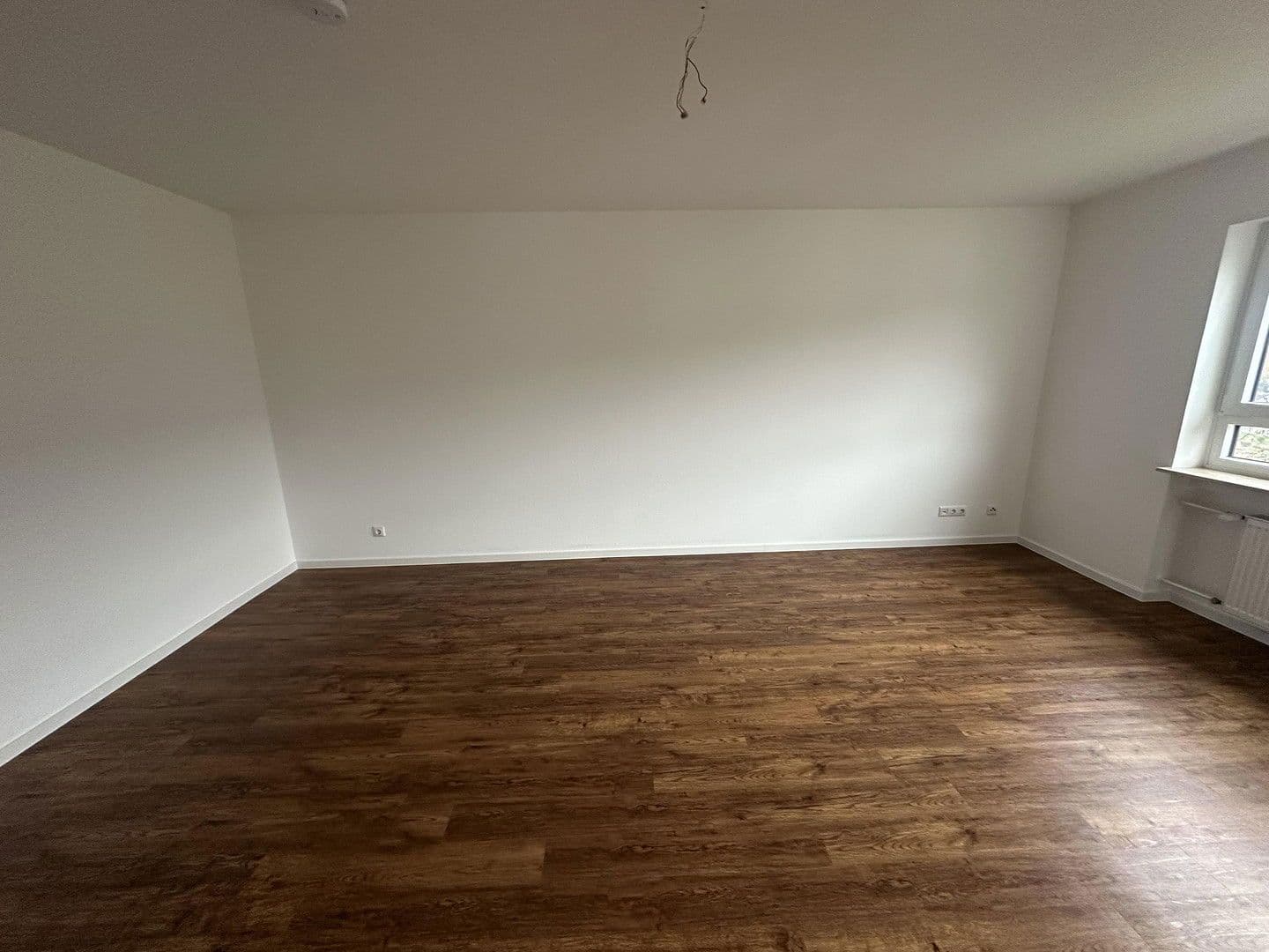 Prenájom bytu 3-izbový 107 m², Laudenbach, Bavorsko Prenájom bytu 3-izbový 107 m², Laudenbach, Bavorsko