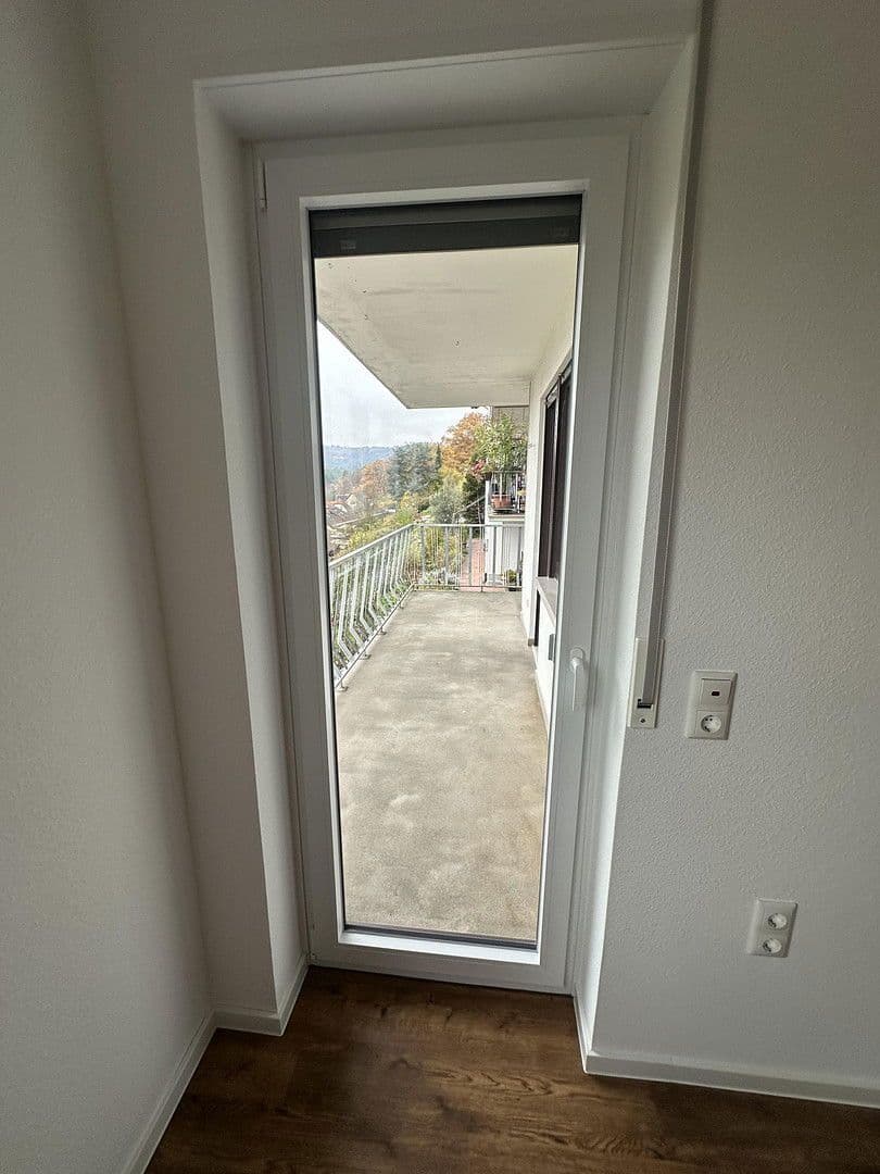 Prenájom bytu 3-izbový 107 m², Laudenbach, Bavorsko Prenájom bytu 3-izbový 107 m², Laudenbach, Bavorsko