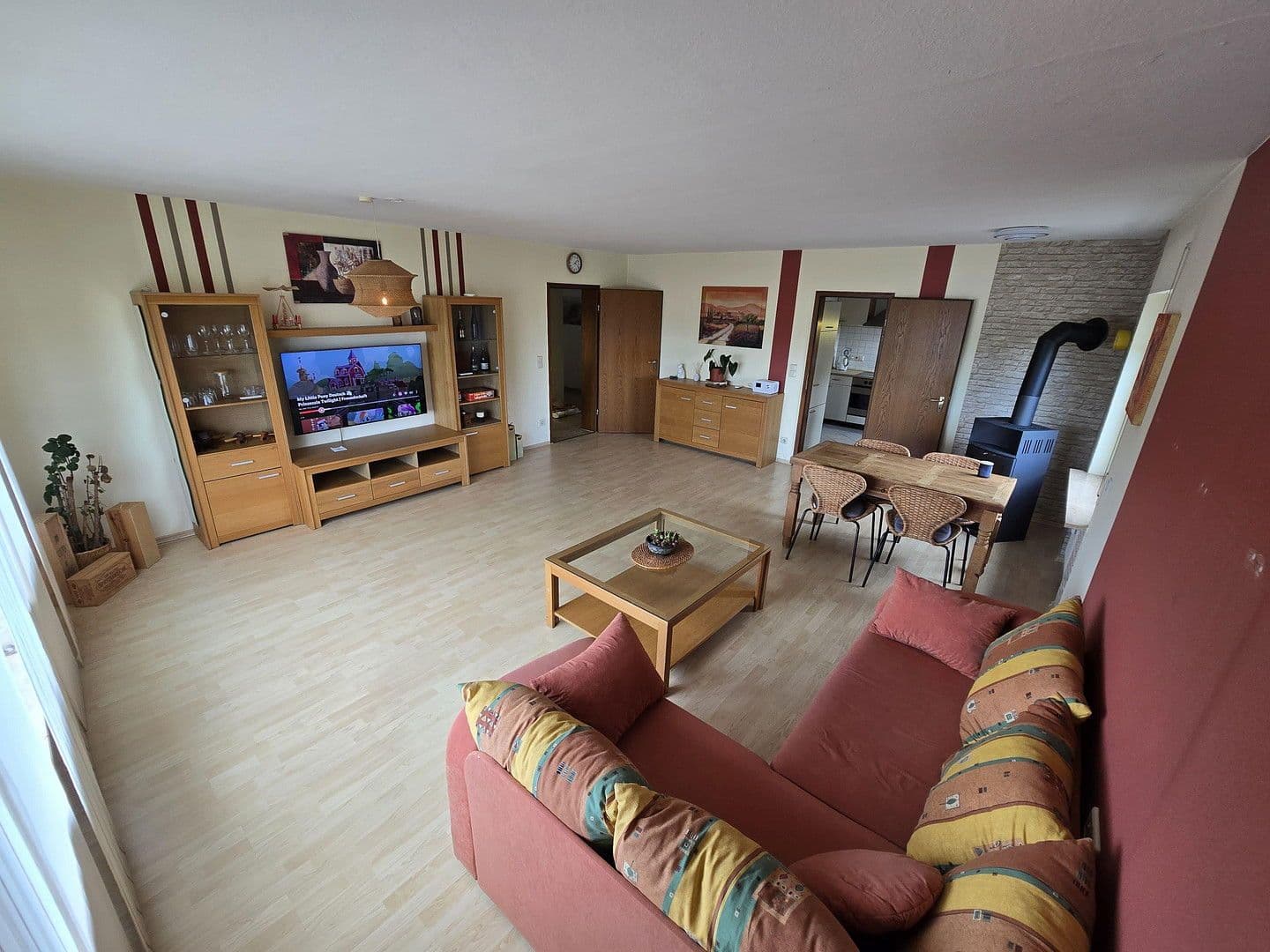Predaj domu 250 m², pozemek 1.600 m², Ölberg 25, Nentershausen, Hesensko Predaj domu 250 m², pozemek 1.600 m², Ölberg 25, Nentershausen, Hesensko