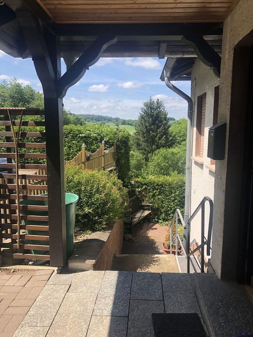 Predaj domu 250 m², pozemek 1.600 m², Ölberg 25, Nentershausen, Hesensko Predaj domu 250 m², pozemek 1.600 m², Ölberg 25, Nentershausen, Hesensko