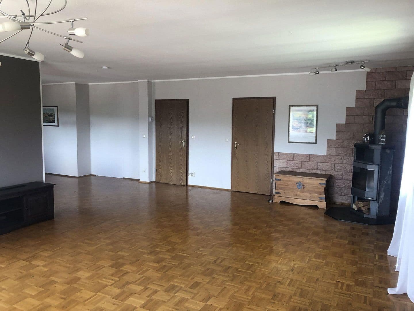Predaj domu 250 m², pozemek 1.600 m², Ölberg 25, Nentershausen, Hesensko Predaj domu 250 m², pozemek 1.600 m², Ölberg 25, Nentershausen, Hesensko