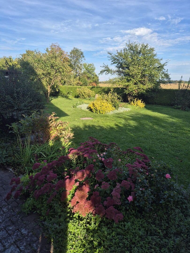 Predaj domu 201 m², pozemek 1.135 m², Landsberger Str., Königsbrunn, Bavorsko Predaj domu 201 m², pozemek 1.135 m², Landsberger Str., Königsbrunn, Bavorsko