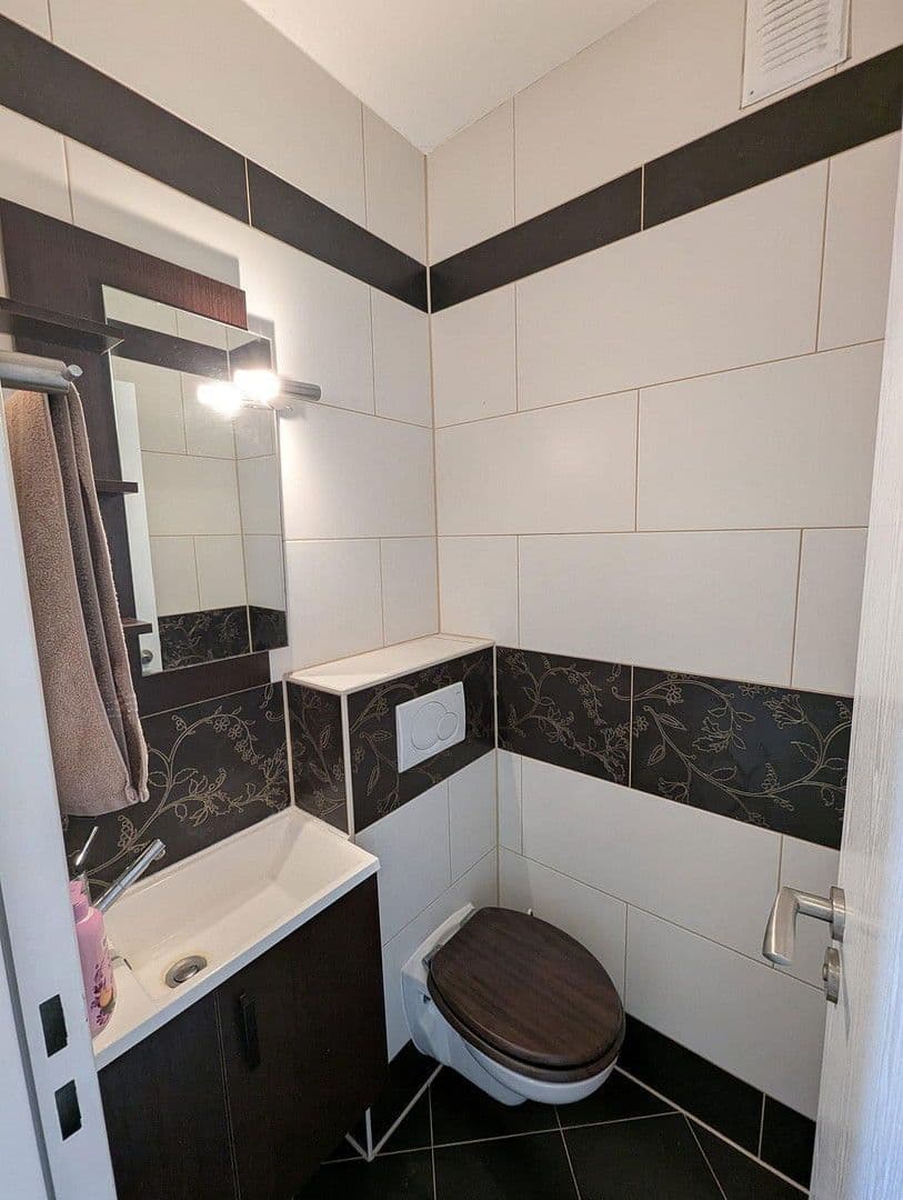 Predaj bytu 4-izbový 109 m², Neuss, Severné Porýnie - Westfálsko Predaj bytu 4-izbový 109 m², Neuss, Severné Porýnie - Westfálsko